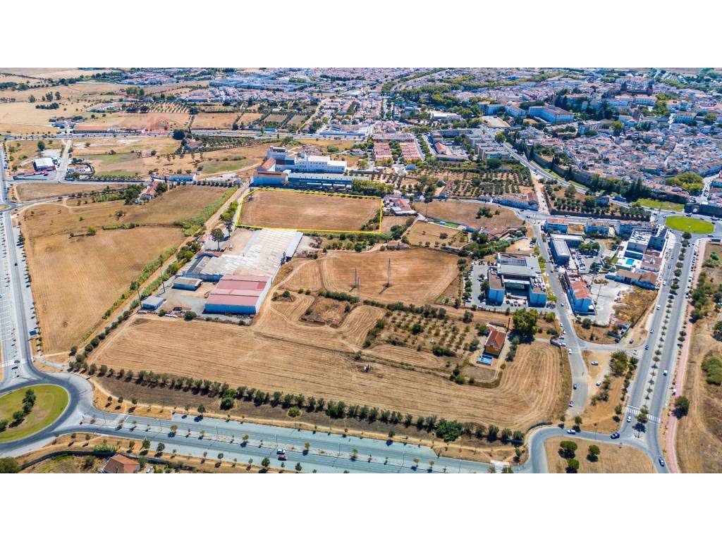 Vende-se terreno urbano na zona habitacional H4 de Évora - Grande imagem: 4/7