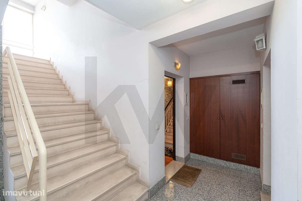 Apartamento T3 (Duplex), c/1 Lugar de Garagem e Arrumos, Urb. São Migu - Grande imagem: 4/35