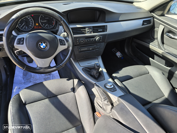 BMW 320 d Touring Exclusive - 7