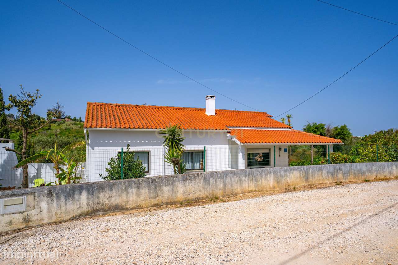 Moradia T3 localizada no Carvalhal, Bombarral-3