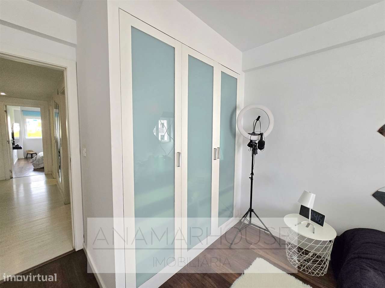 T2 Remodelado com Box para 2 Carros | Open Space 37m² | Vista Verde |-17
