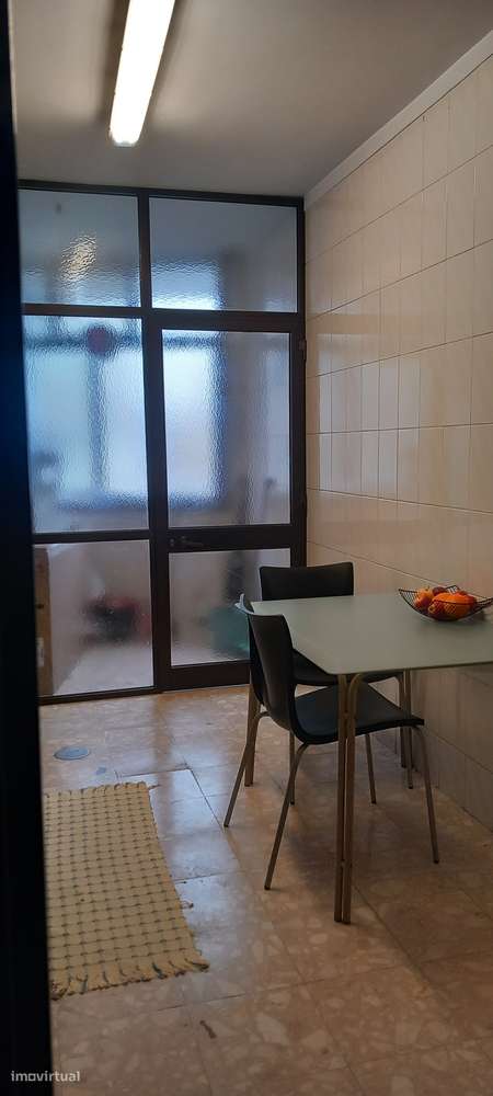 Quarto individual em apartamento T2 - uma estudante - Grande imagem: 4/10