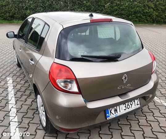 Renault Clio 1.2 16V Authentique - 6