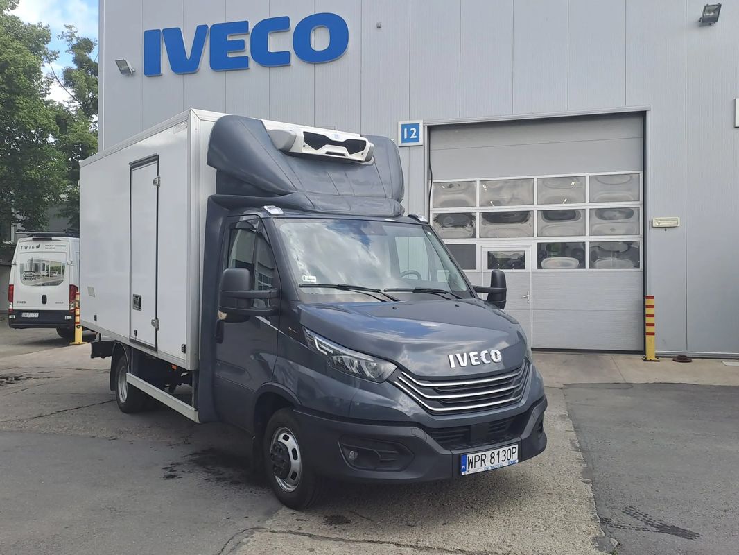 Iveco Daily 50C18 Izoterma 8EP + pneumatyczne zawieszenie + rejestrator temperatury Pełen serwis ASO