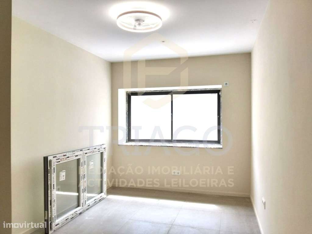 Moradia T2 mais 2 Assoalhadas Centro Benavente - Tudo à Sua Porta-5