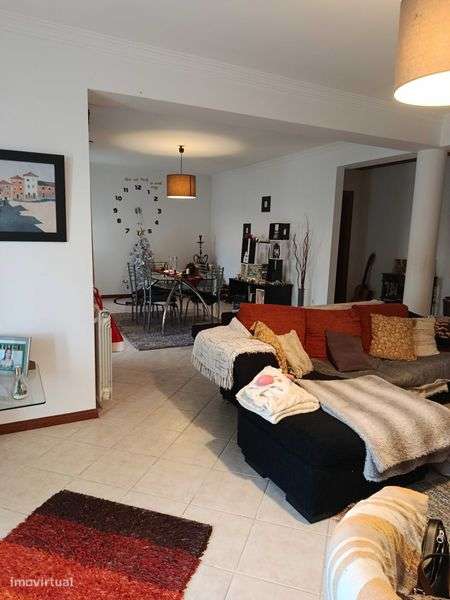 Moradia T4 Alugar - Grande imagem: 4/5