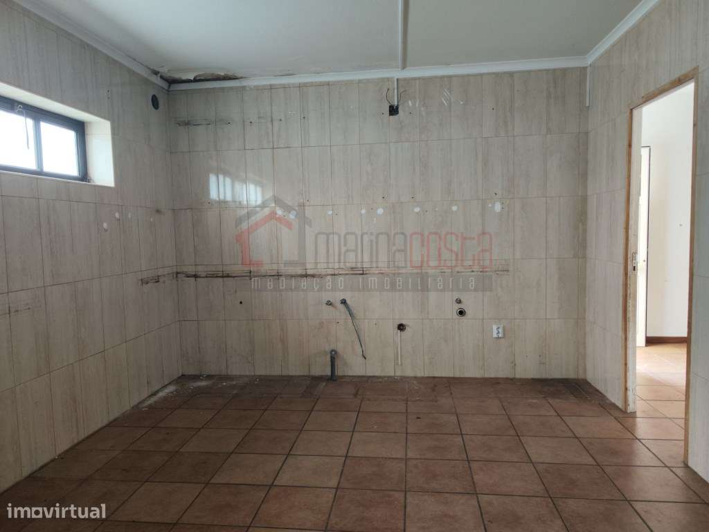 Moradia T3 com Garagem e Logradouro Caldas da Rainha Venda-16