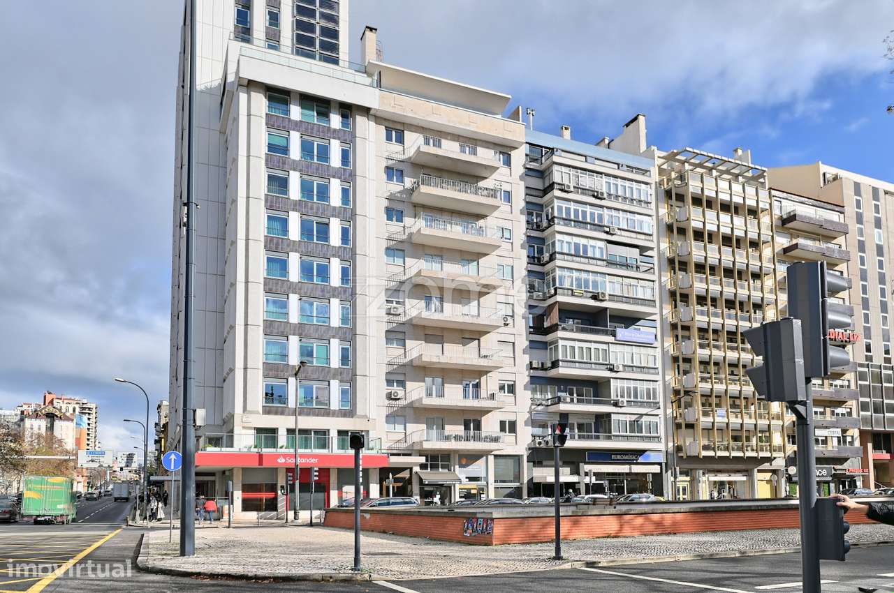 T1 totalmente remodelado com terraço na Av. da República | LISBOA - Grande imagem: 2/19