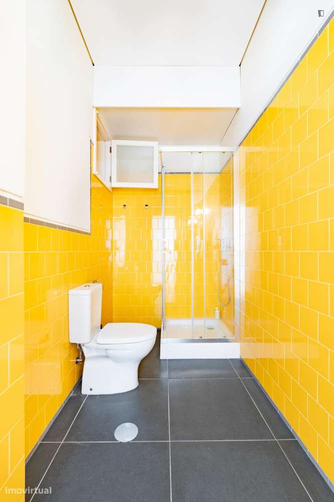 Quarto - localizado em Santo Ildefonso Porto - Grande imagem: 3/13