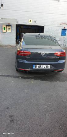 Volkswagen Passat 2.0 TDI DSG Highline - 16