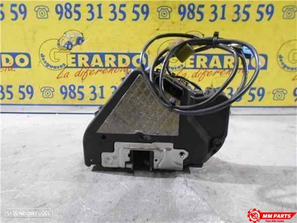 MOTOR FECHO CENTRAL TRASEIRO ESQUERDO MERCEDES-BENZ CLASE E T-MODEL S211 2004 - 1