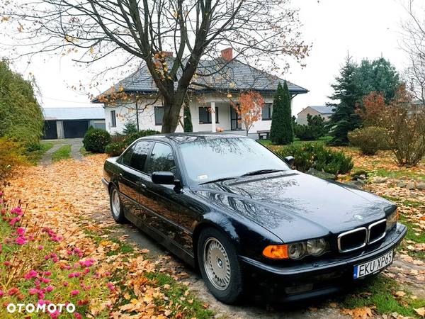 BMW Seria 7 740i - 1