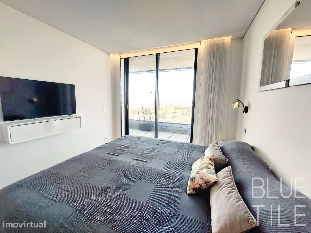 Apartamento T3 – último piso, garagem fechada, primeira linha de praia-38