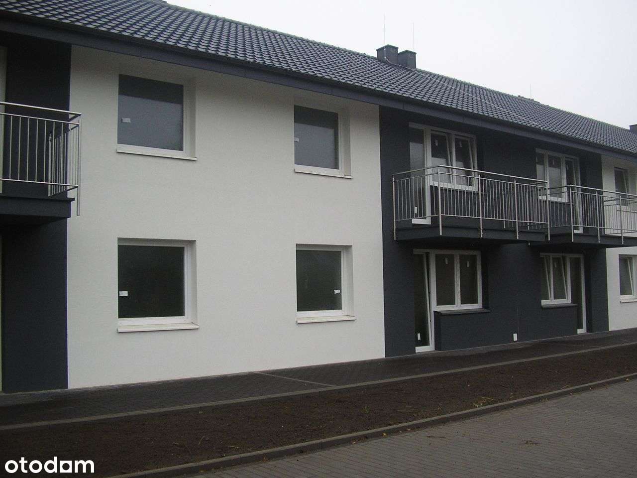 Nowe wyposażone mieszkanie do pierwszego zamieszkania ogrodzony teren-4