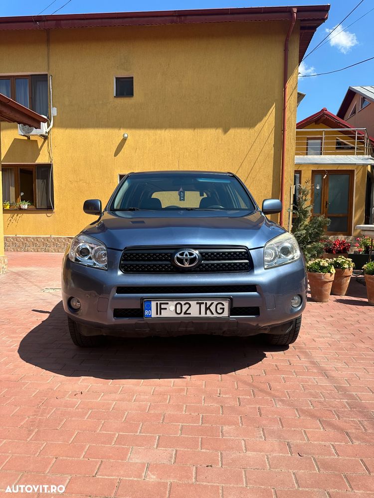 Second hand Toyota RAV4 - 6 300 EUR, 188 000 km - Autovit