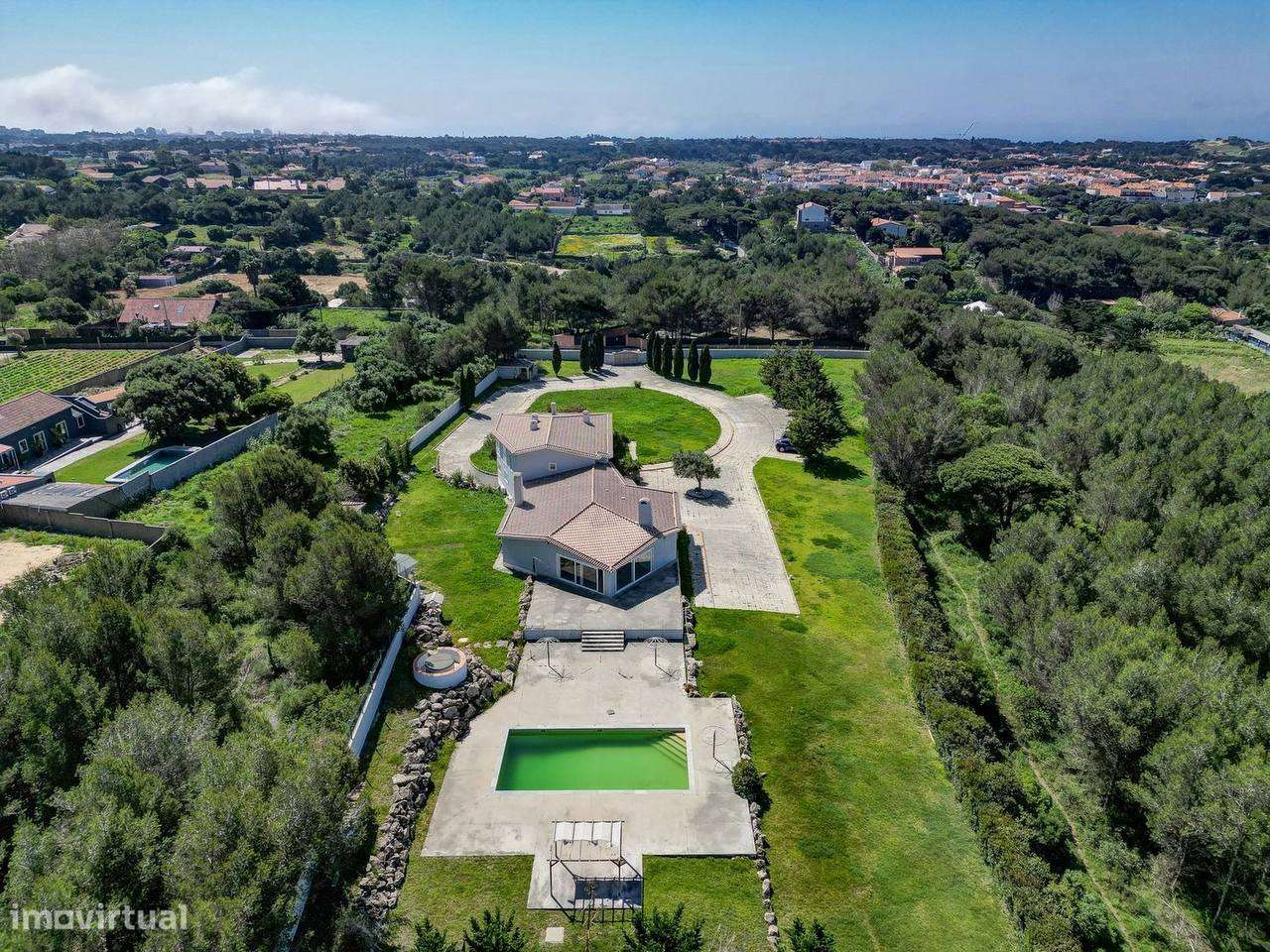 Moradia Privada com Terreno Excecional em Cascais-8