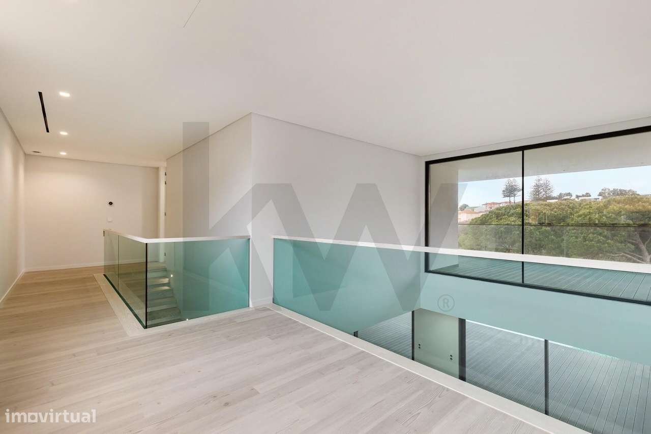 Moradia de arquitetura contemporânea em Cascais com 5 suites para vend-27