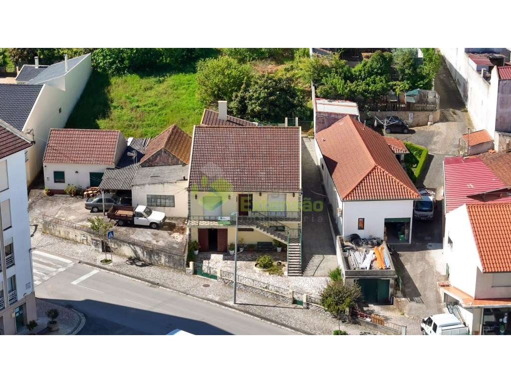 Moradia T3, com Terreno de 1080 m2, no Centro da Vila do Cadaval, c...-45