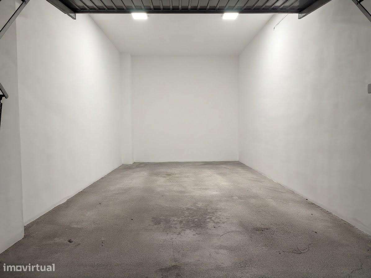 Apartamento T3 com elevador e garagem em Lamaçães-19