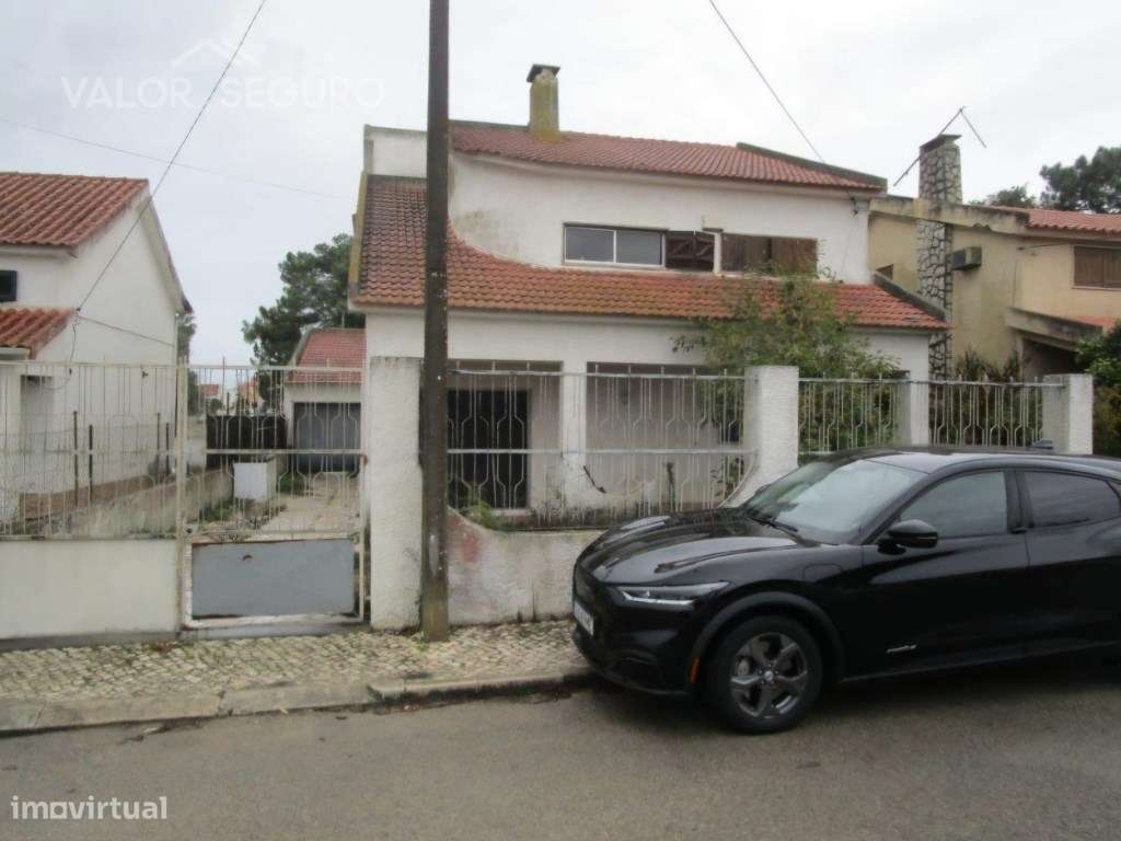Moradia V6 em Charneca da Caparica-10