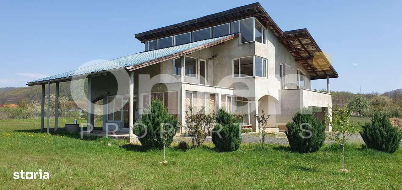 Casa de vânzare Tăuții-Măgherăuș de 370mp si 60 de ari teren - Imagine principală: 2/7
