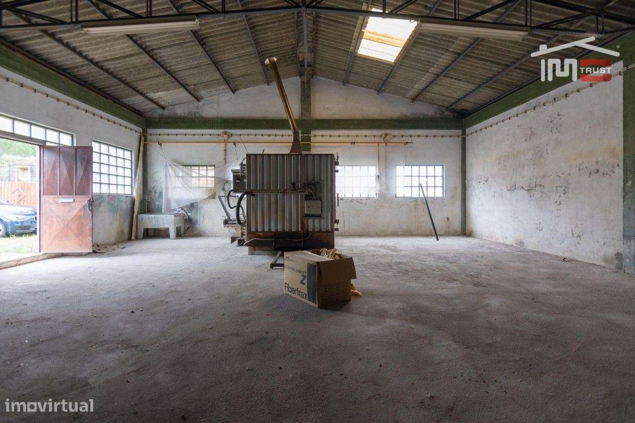 EXCELENTE ARMAZÉM PARA ATIVIDADE INDUSTRIAL EM MIRA DE AIRE - Grande imagem: 3/20