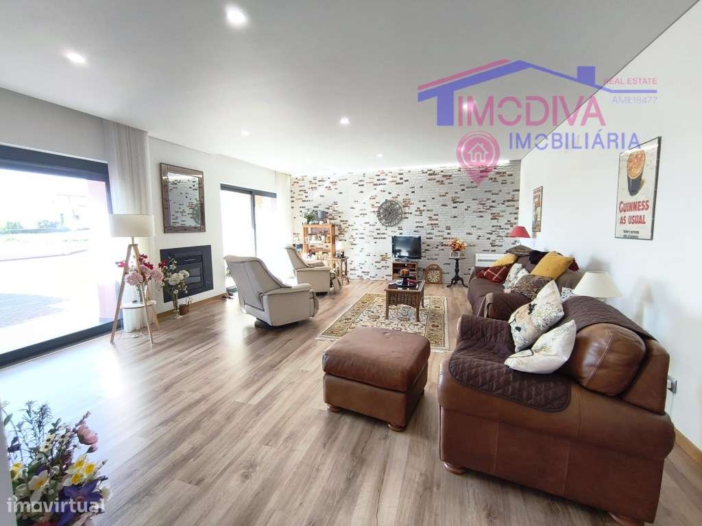 Moradia térrea T3 com garagem em Figueiró dos Vinhos-11