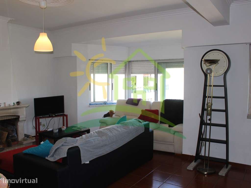 Apartamento T3+2 em Olival Basto - Oportunidade Única com Sótão-38