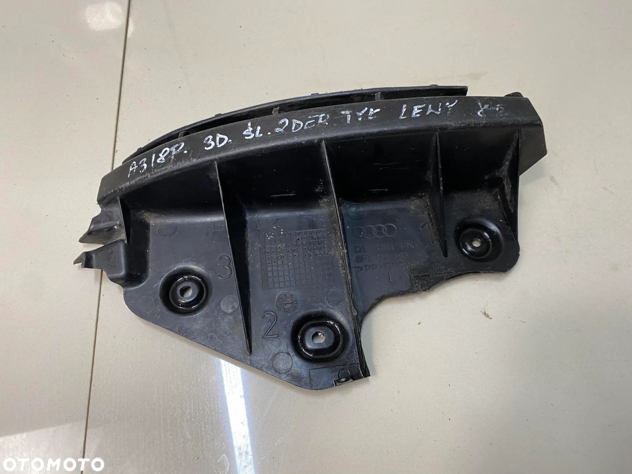 AUDI A3 8P LIFT ŚLIZG ZDERZAKA LEWY TYŁ 8P3807393 - 1