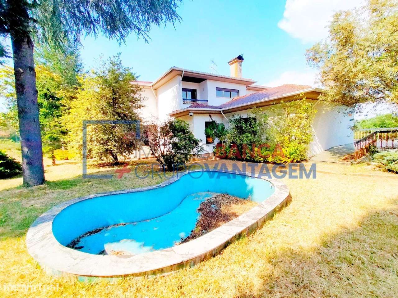 Moradia isolada T5 em Santa Maria da Feira - Grande imagem: 2/30