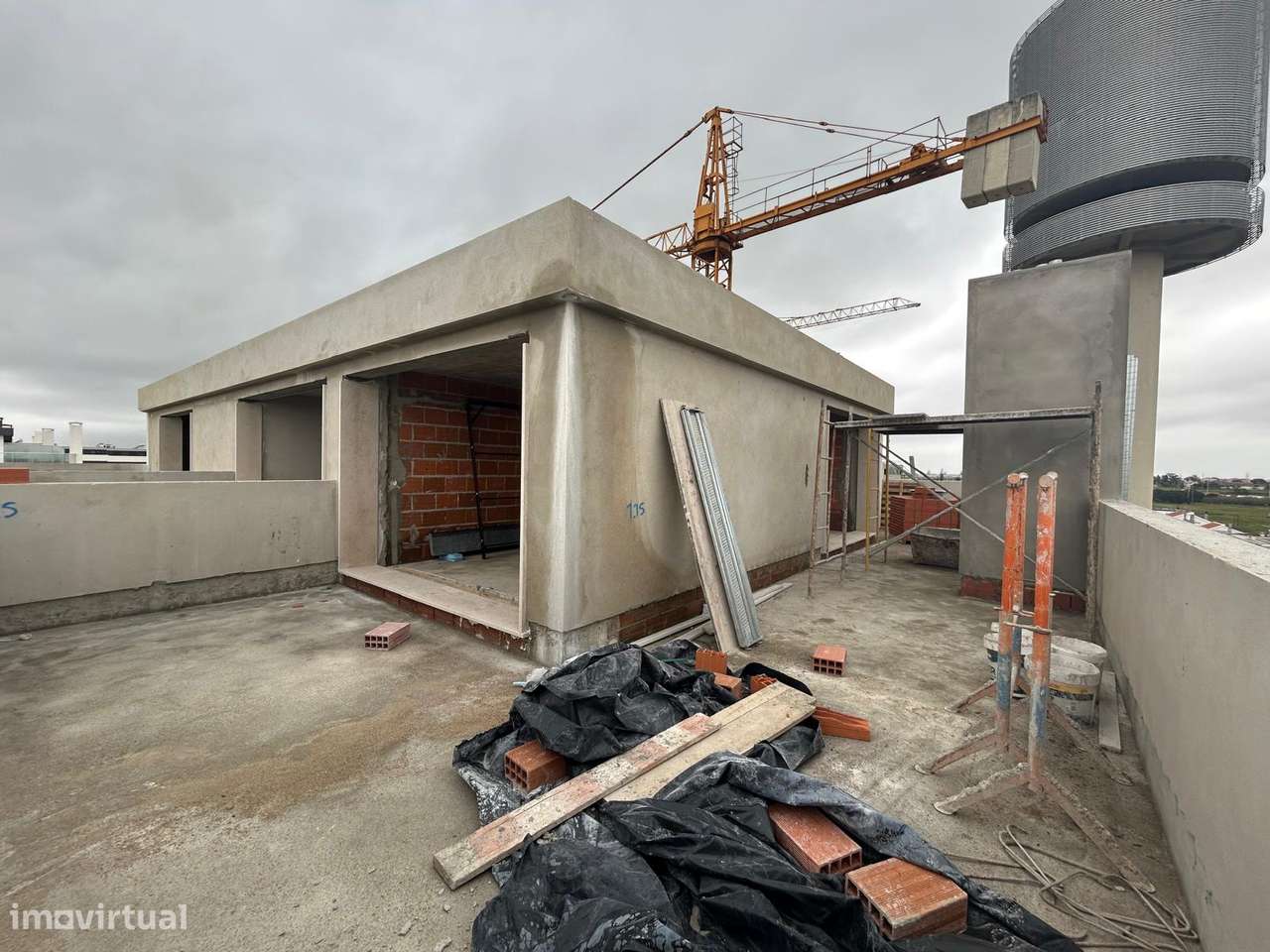 T3 Novo com varanda, terraço, garagem e ar condicionado-7