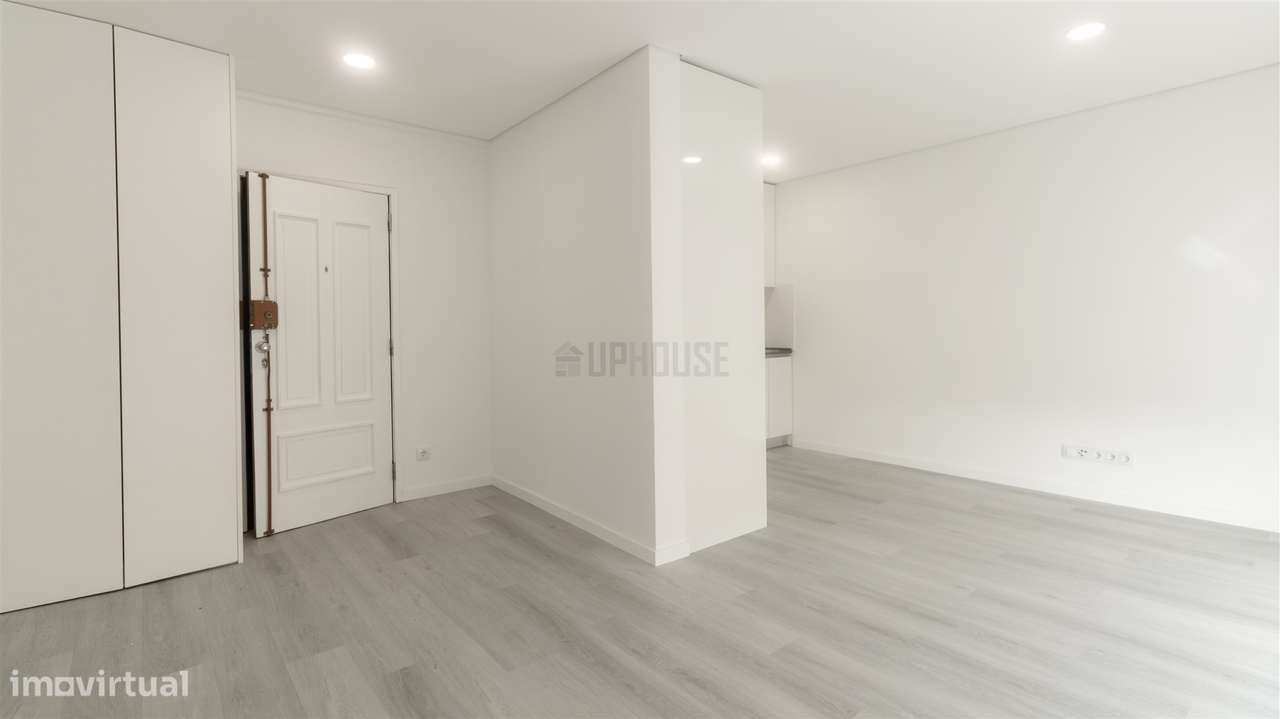 Apartamento T1 Remodelado com Varanda – Centro de Viseu - Grande imagem: 3/9