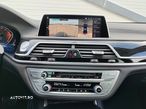 BMW Seria 7 730d xDrive MHEV - 23