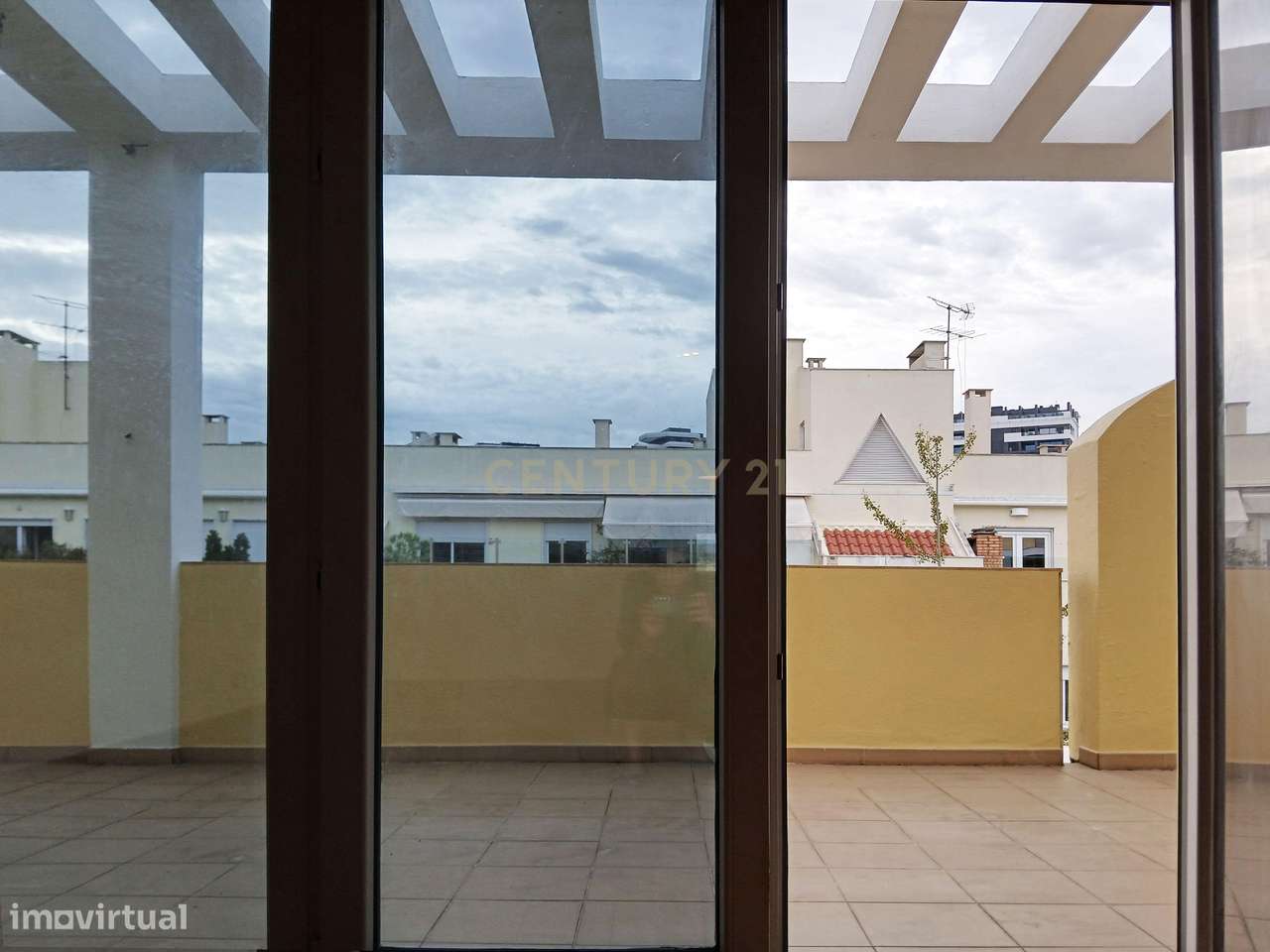 T2 com dois terraços e vista desafogada — Parque das Nações Sul - Grande imagem: 5/37