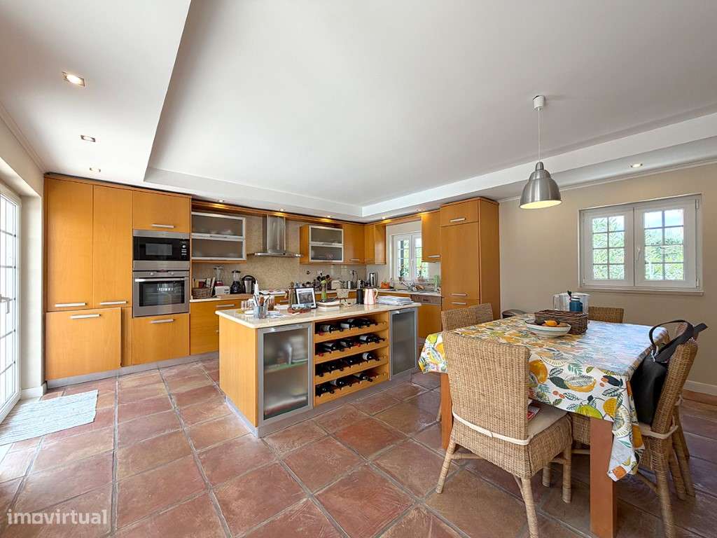 Moradia com Piscina, lote de 865 m2, a vendas nas Casas de Azeitão-13