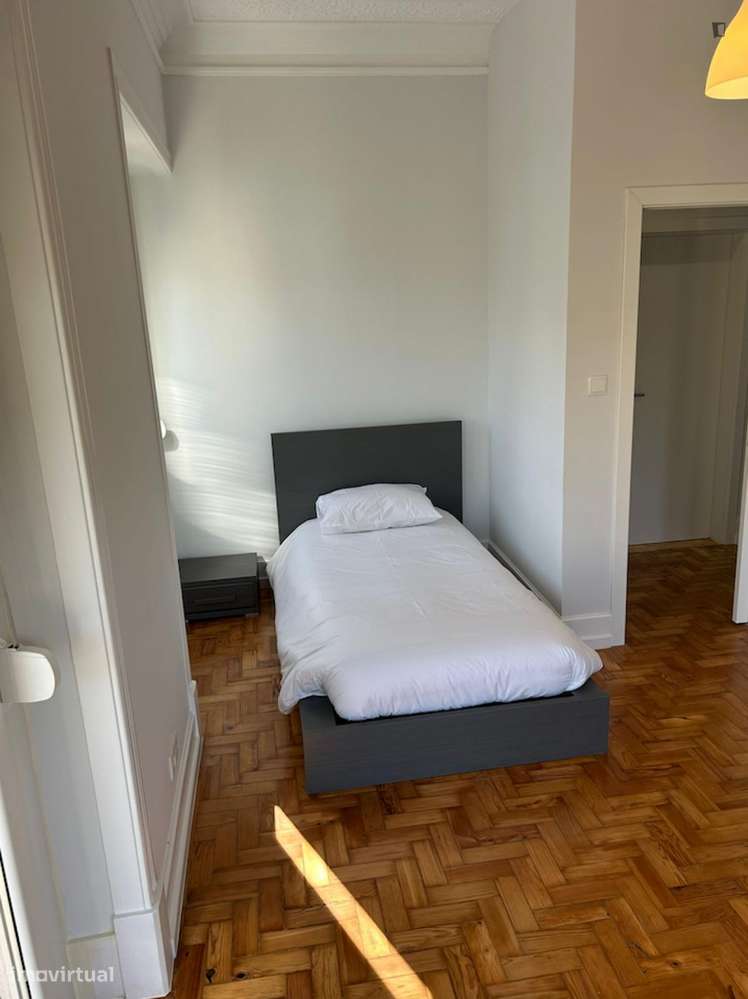 Quarto - localizado em Sete Rios Lisbon - Grande imagem: 5/7