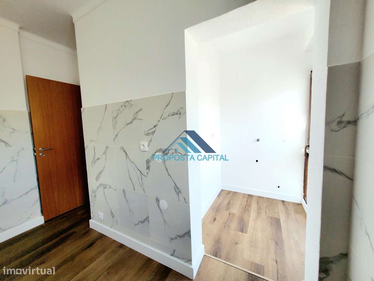 Apartamento T2 Totalmente Remodelado | Centro Sesimbra 200m da Praia-3