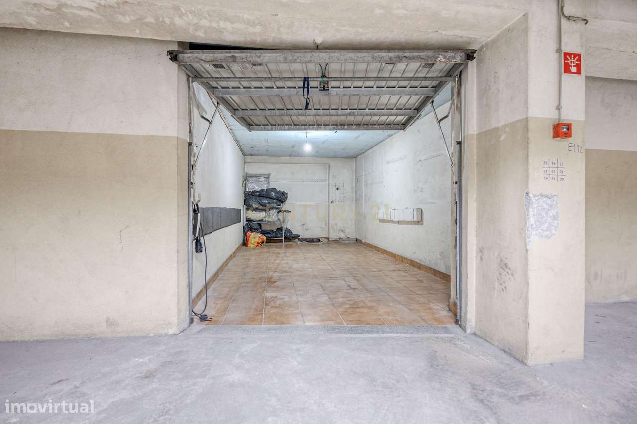 Apartamento T3 com varanda e Box fechada-25