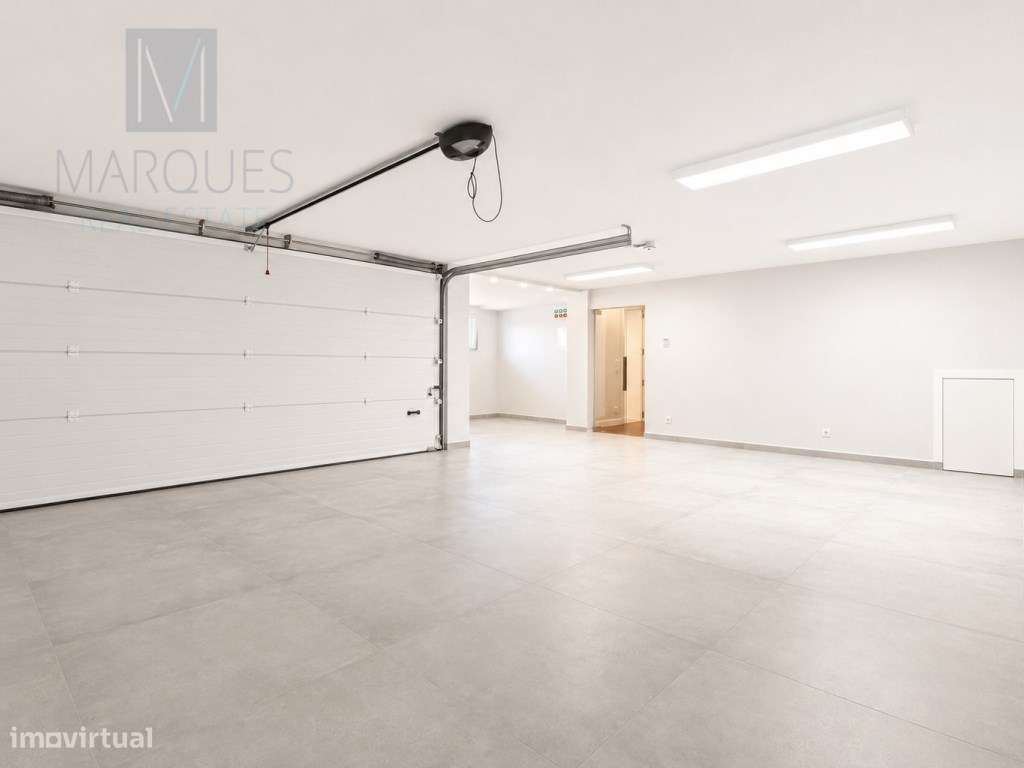 Moradia T5 com 4 Suites, Jardim e Piscina na Charneca da Caparica-22