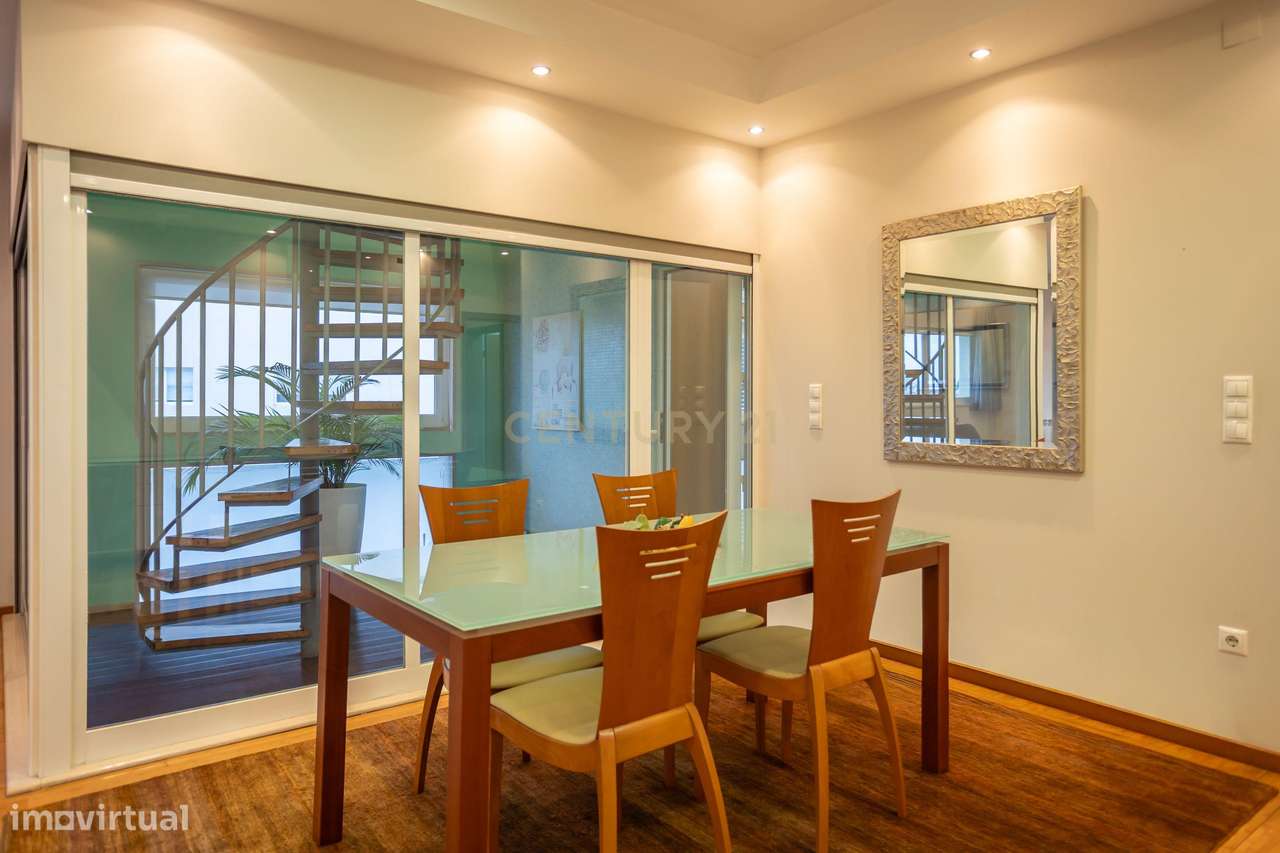 Um Apartamento com Alma de Moradia ; T3+1 + Terraço de 143 m²-12