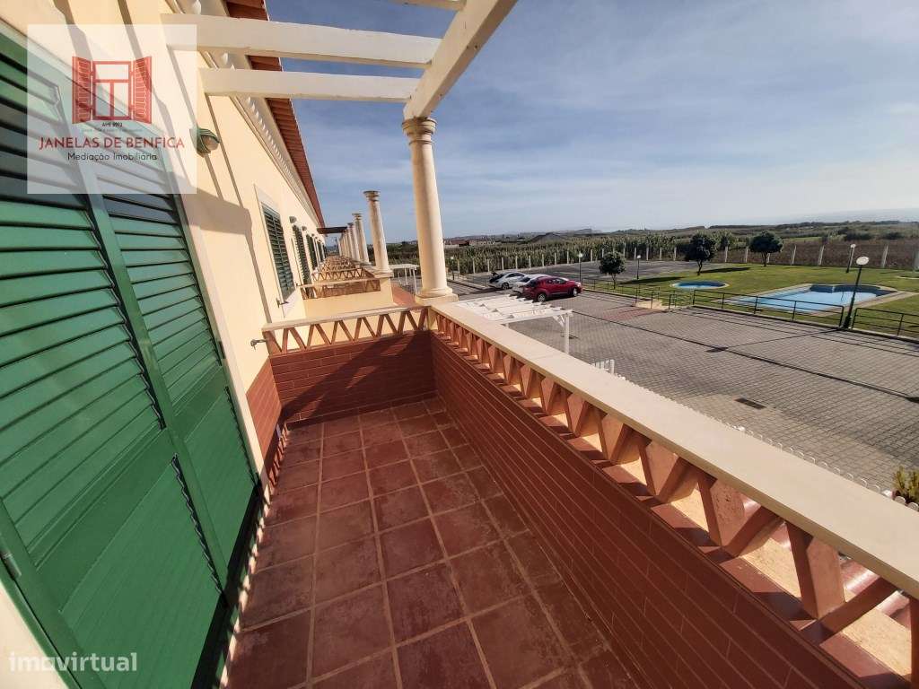 Vivenda V3 em condomínio fechado - Cambelas-19