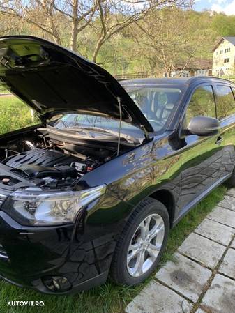 Mitsubishi Outlander 2.2 DI-D 4WD Instyle - 15