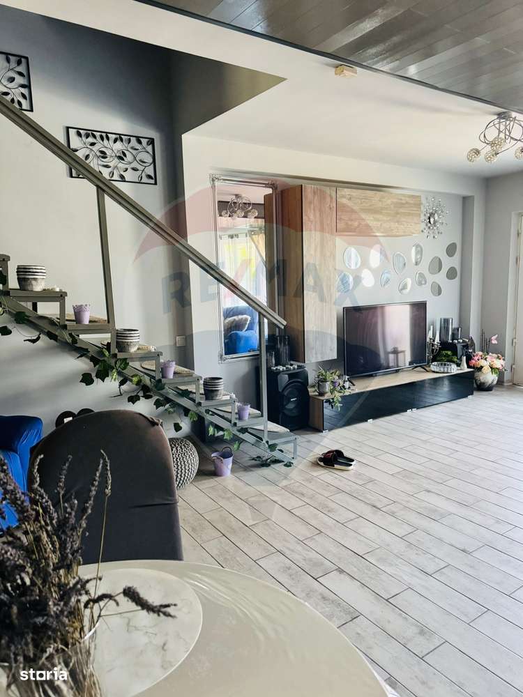 Casă / Vilă cu 8 camere de vânzare în zona Vest - Imagine principală: 5/15