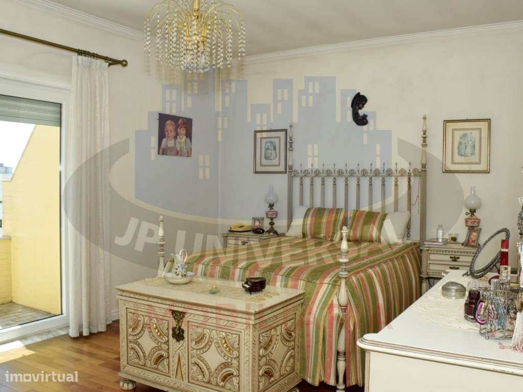 APARTAMENTO T5 NA AVENIDA MARQUÊS DE POMBAL DE LEIRIA COM VISTA PAR...-19