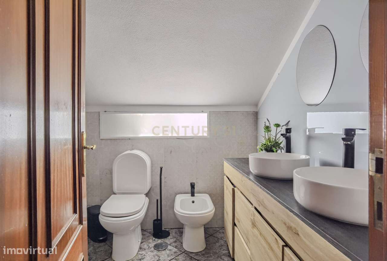 Moradia 4 frentes, T4 em Paiço, Lavra-43