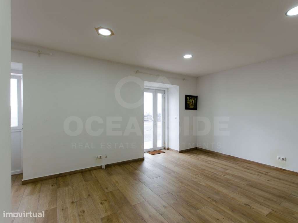 Loja com 2 Salas Amplas e Cenário Exclusivo sobre o Tejo - Grande imagem: 4/21