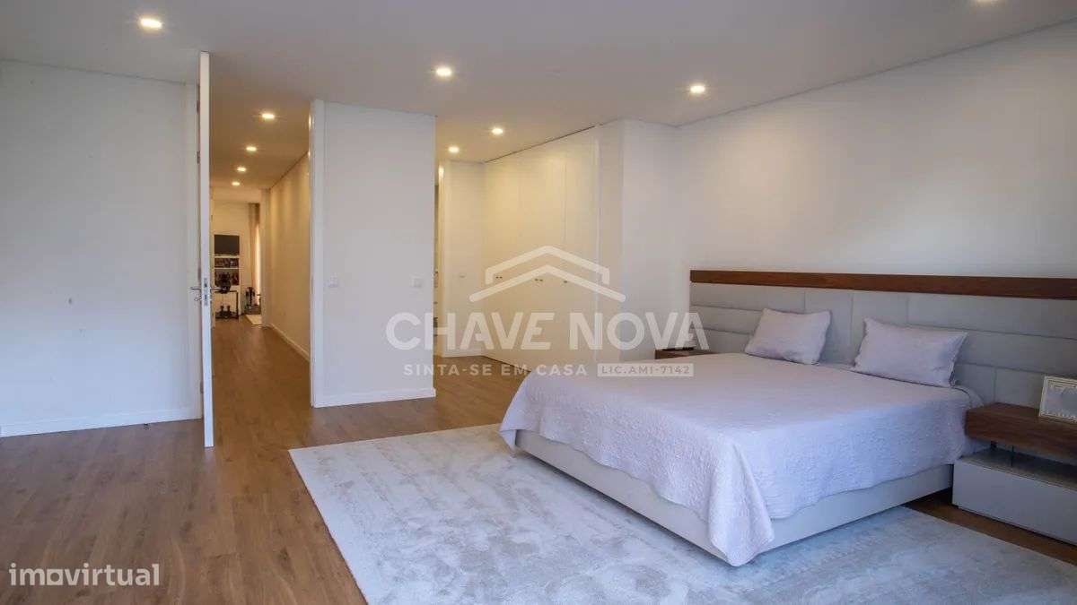 Moradia T3+1 em Canelas-Ref.MAD/02205/MH-26