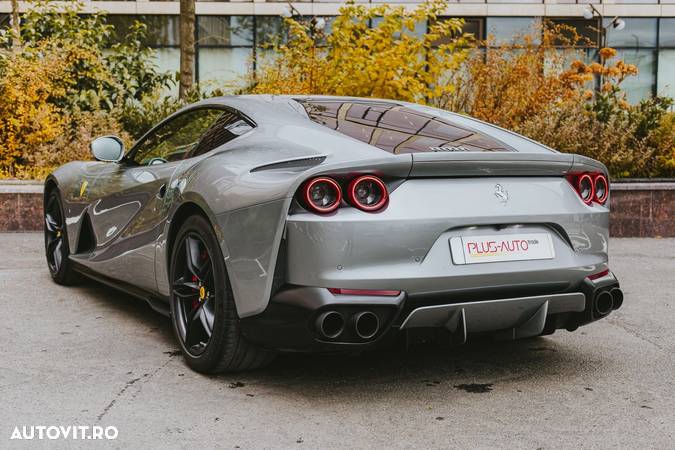 Ferrari 812 - 11