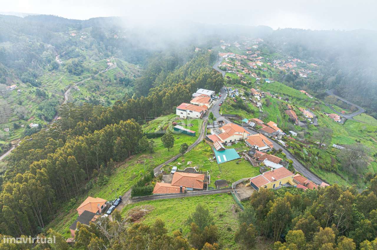 Terreno Urbanizável com 2450 m2 na Camacha, Santa Cruz - Grande imagem: 4/24