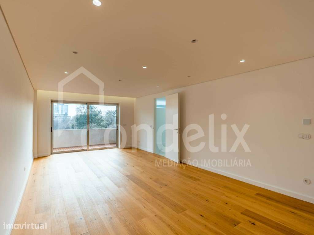 Apartamento T3 Avenida da Boavista, Porto-4